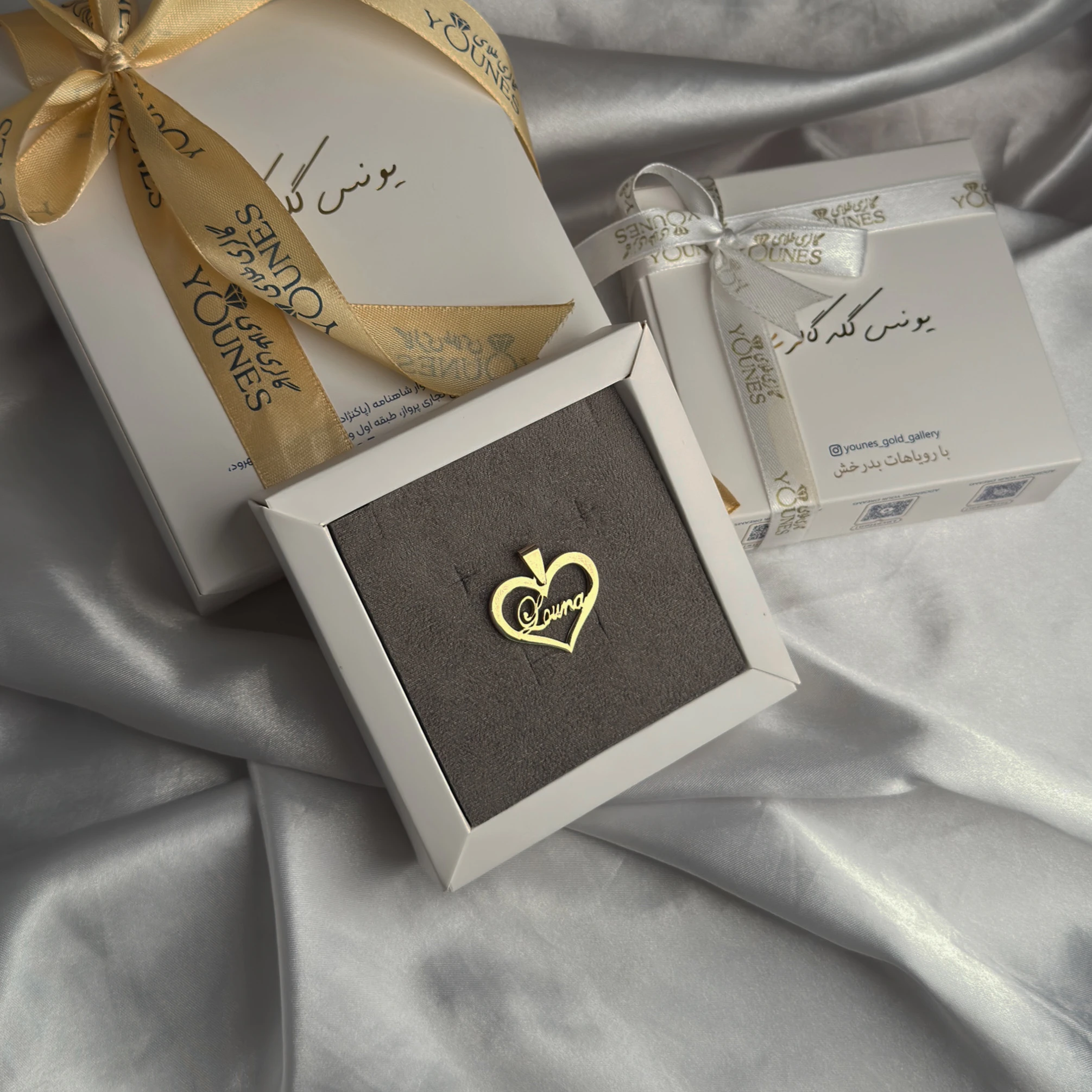 پلاک طلا اسم لونا Louna